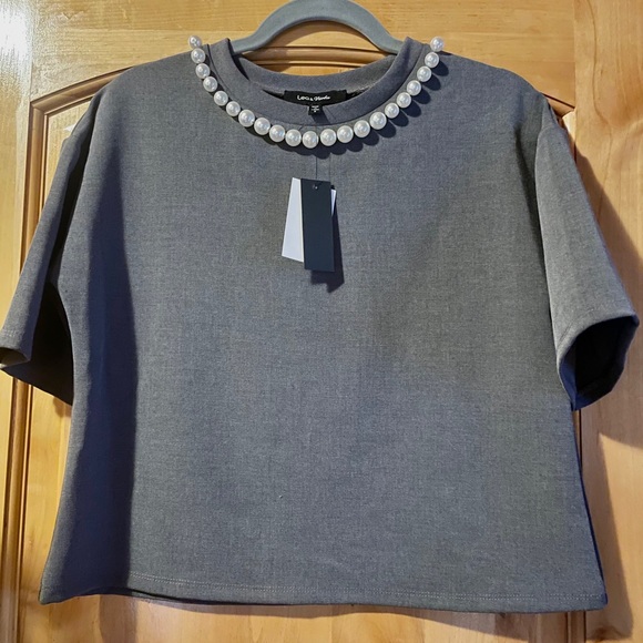 Tops - Saks Pearl Crop Top